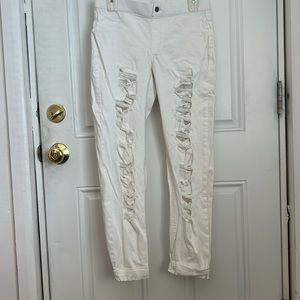 Hue Pull On Essential Ripped White Jean